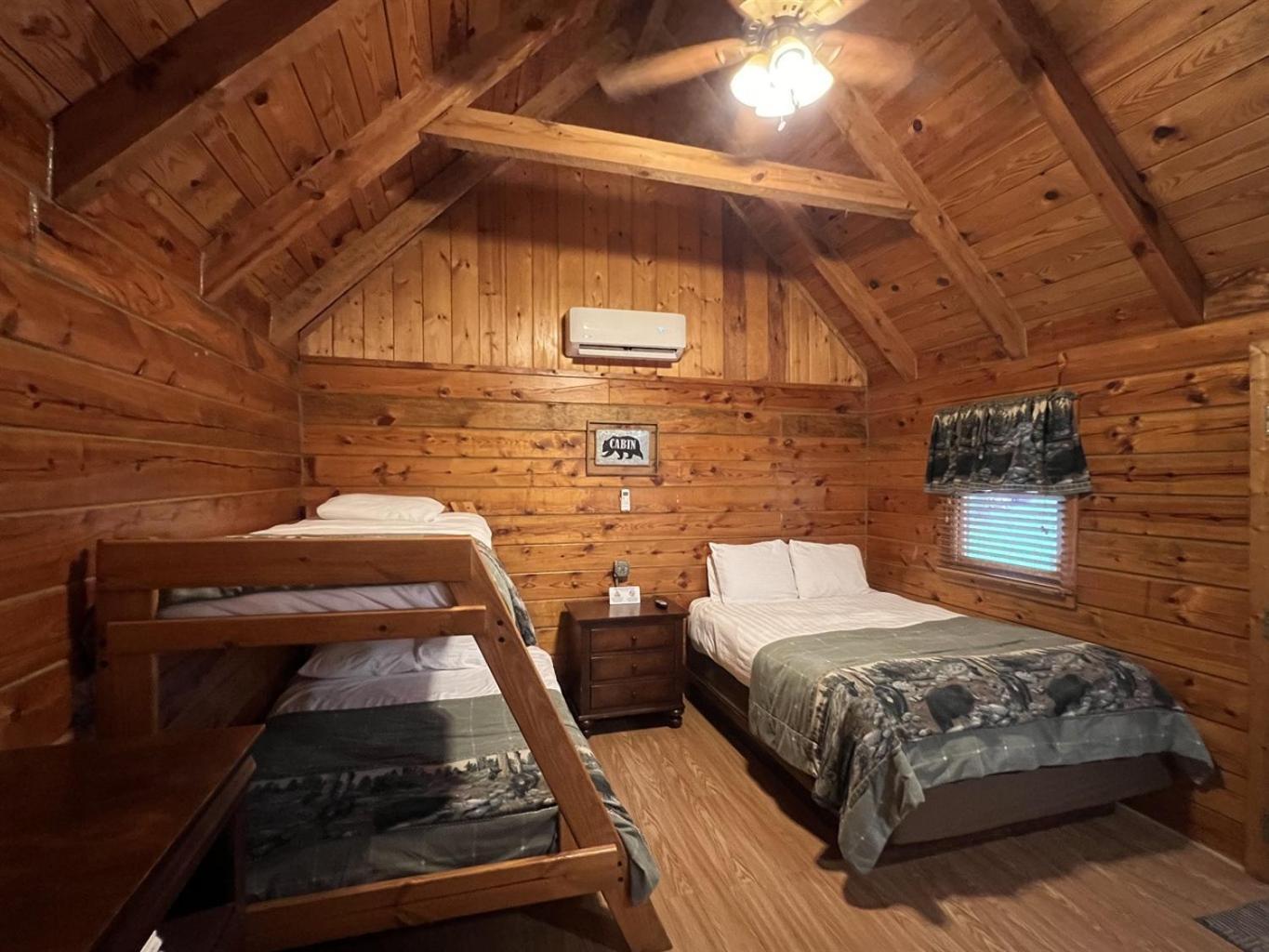 Cozy Cabin With Breathtaking Views Near Dollywood พิเจนฟอร์จ ภายนอก รูปภาพ
